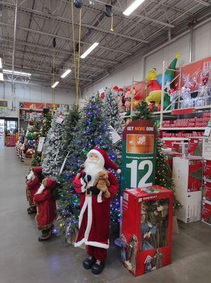 Christmas is almost here! #homedepot @yelpdc #christmas decorations