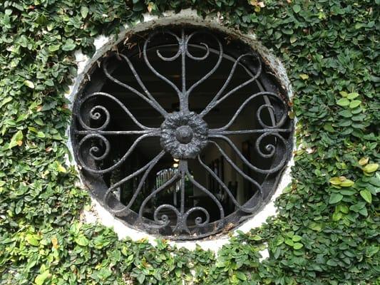 #Charleston wrought iron at The Governor Thomas Bennett House @EventCoop