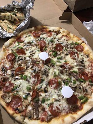 Supreme Pie Pizza & Garlic Sticks