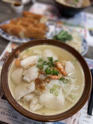 #19 with just rice noodles and a side of Chinese donut