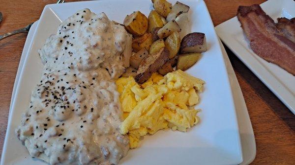 The sausage gravy scramble