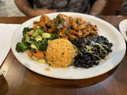 Chipotle Creamy chicken and shrimp