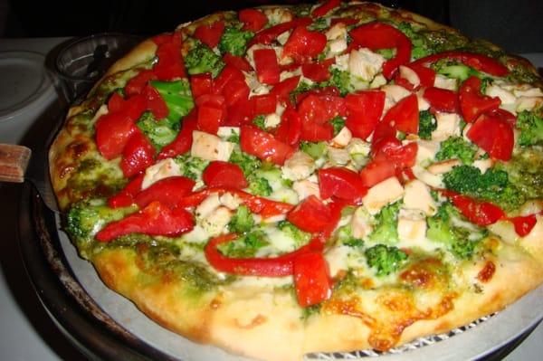 small chicken pesto pizza