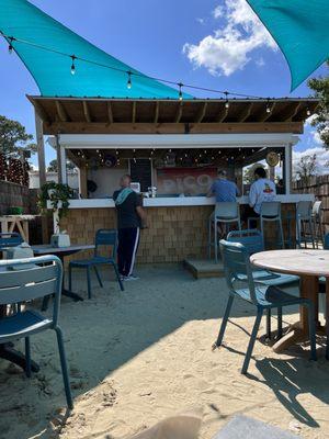 Bar/seating area