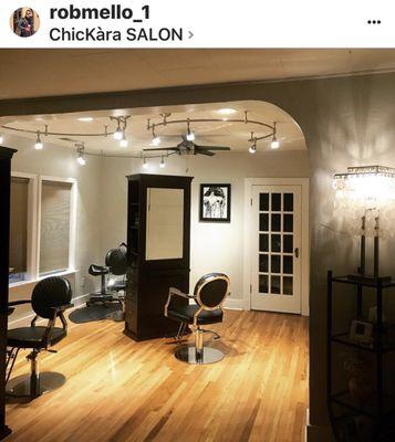 Chickàra SALON.                                      Instagram: robmello_1