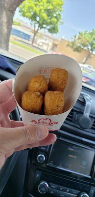 4-piece Mozzarella Sticks here are better than many other restaurants.