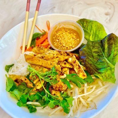 Summer cold noodle noodle salad with choice of grilled chi or tofu