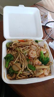 Shrimp lo mein