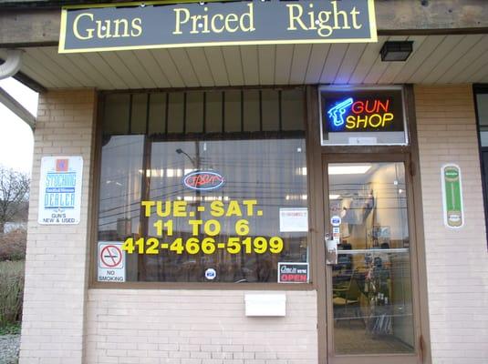 The storefront of Guns Priced Right.