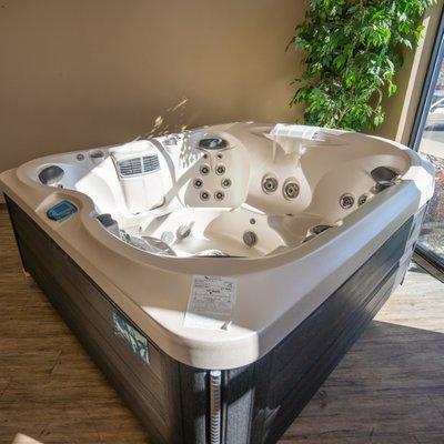 Large Jacuzzi Hot Tub