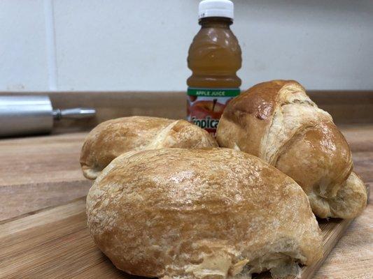 Croissan and apple juice