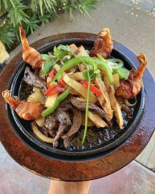 Fajita with shrimp brochettes