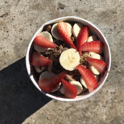 Regular almond butter bonanza bowl with Paleo granola, no honey & added greens protein