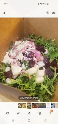 Beet and arugula salad