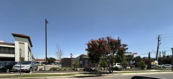 Andy's Frozen Custard located on the NE corner of Meadow Creek Dr and Arapaho in North Dallas.