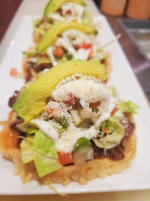 Sopes de pollo