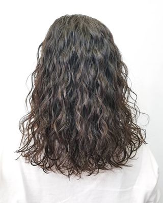 Big body wave perm by Zhen