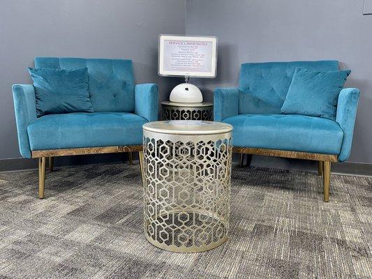 Make yourself comfortable in our lobby while you wait for your repair.