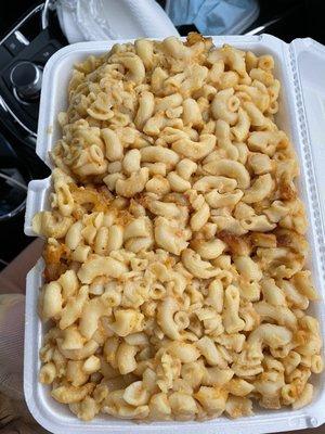 Large Macaroni and cheese