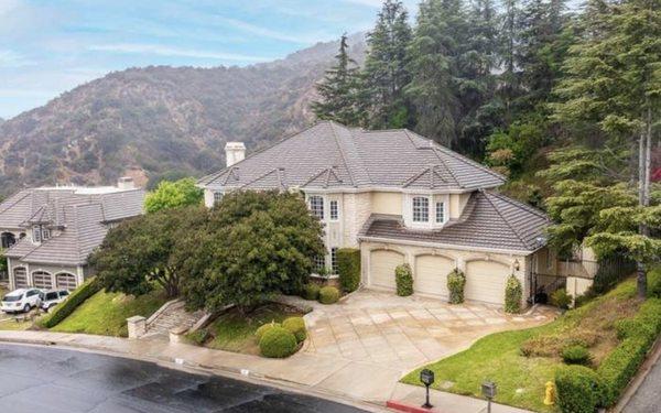 $3,200,000 Tudor estate inspected in Monrovia.