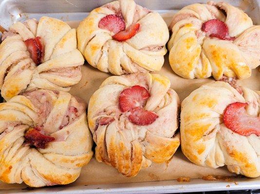 Strawberry Cream Cheese Swirl