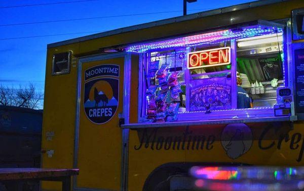 Moontime Crepes Denver foodtruck at dusk