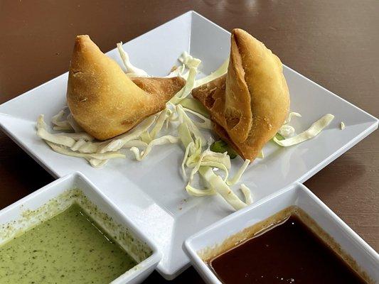 Veggie Samosas (4 to an order)