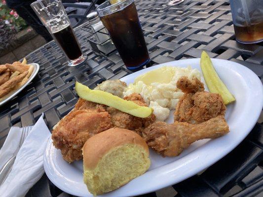 Sunday night chicken dinner...the outdoor patio garden seating is delightful