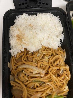 Veg Lo Mein with white rice lunch special. Noodle is OK, 6/10. Not too much flavor but variety of vegetable is nice.