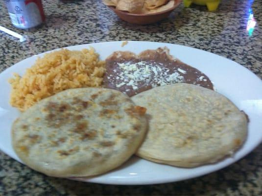 Dos Pupusas! Old school.