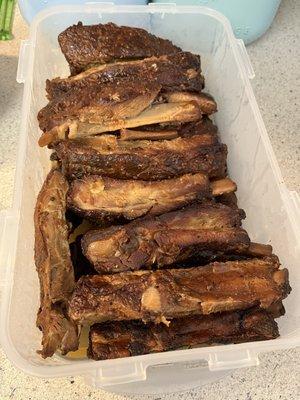 Cut up and ready to eat. Headed to a birthday party. Did these spare ribs as a party snack. Used the 3-2-1 method.