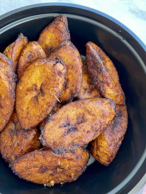 Fried plantain to go with the exceptional meat dishes!