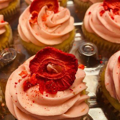 Oregon strawberry cupcakes