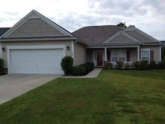 This is a 3 bedroom 2 bath 2 car garage located in Murrells Inlet, SC with many upgrades.. 