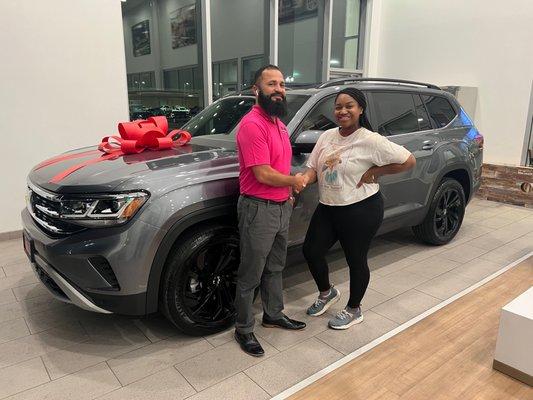 My 2023 Volkswagen atlas and the awesome salesman Steve Duran