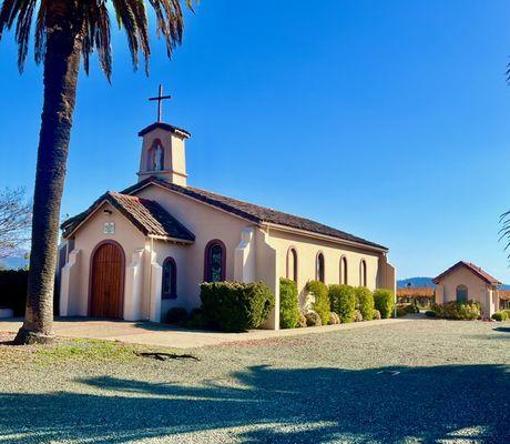 Holy Family Mission Catholic Church
Mass Sundays only 8:00am in English