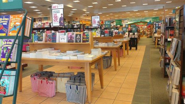 Barnes & Noble, Bismarck ND