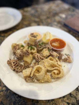 Fried calamari ($18.95)  IG: @ohmyono