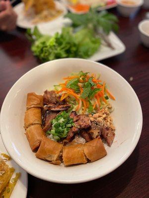 Bun thit nuong cha gio