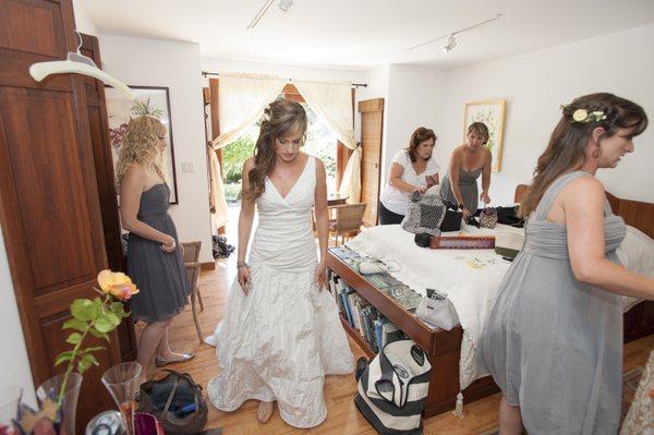 Christina and bridesmaids getting ready