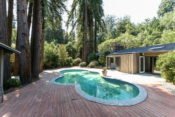 Magical Mill Valley home in the flats of Country Club sold with multiple offers!