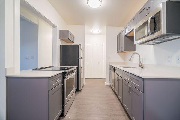 Cavanaugh Apartments- Kitchen