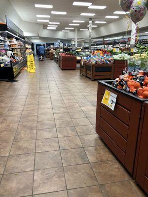 ShopRite Bristol CT. Older store, clean and well kept.