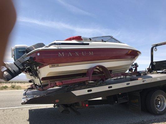 Boat trailer lost two wheels