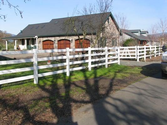 4-Rail Vinyl Horse Fencing