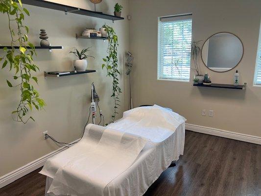 Treatment room ready for an acupuncture session.