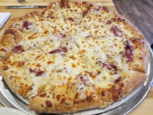 The Gus Pizza  (reuben)