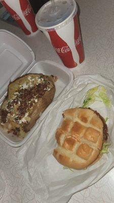 Papa asada y hamburguesa Doble carne