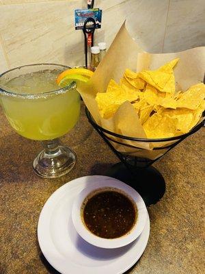 Margarita, salsa and chips