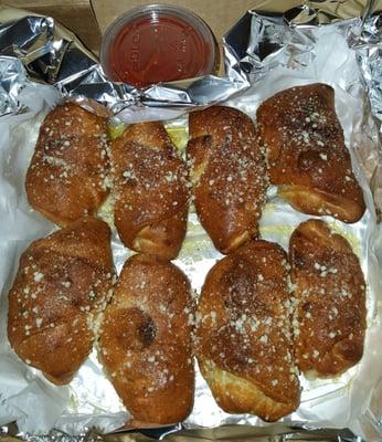 Their yummy pepperoni house rolls!!!! Delicious!